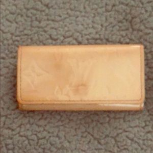 RARE Louis Vuitton 4 key ring holder!
